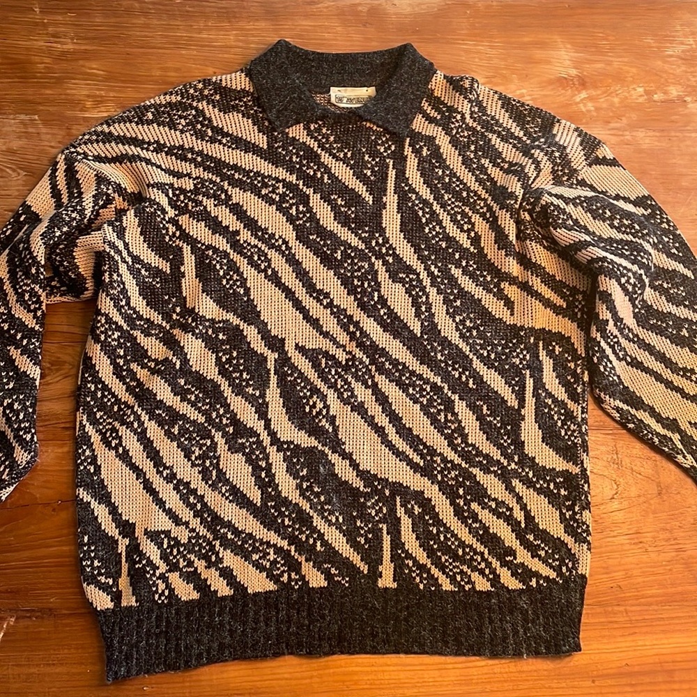 Vintage abstract knit sweater with collar, metallic detail. Size L. Black/beige